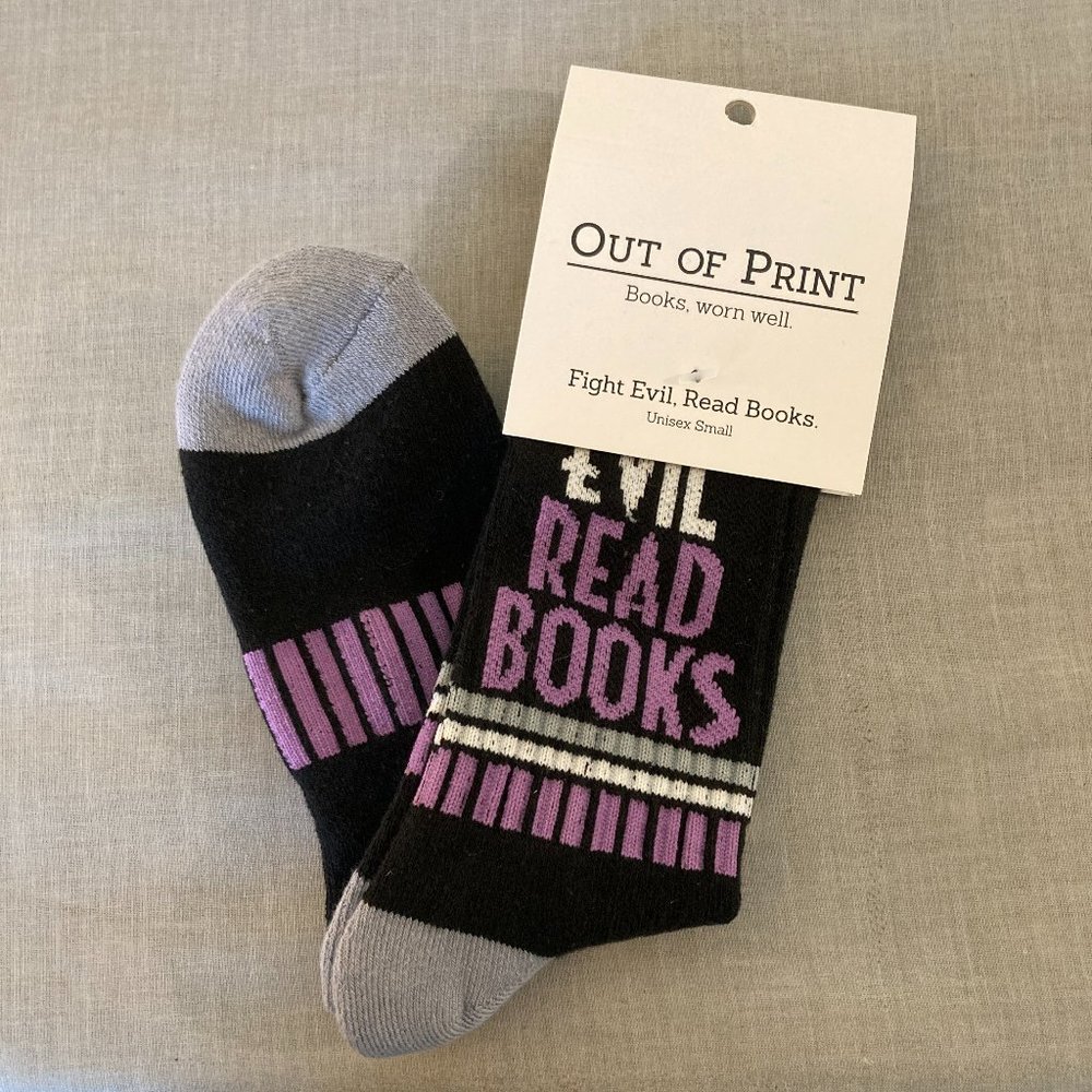 🎀 3/$20 Out of Print Fight Evil Read Books Socks